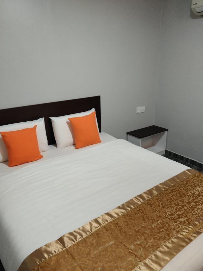 One World Hotel Kulai Exterior photo