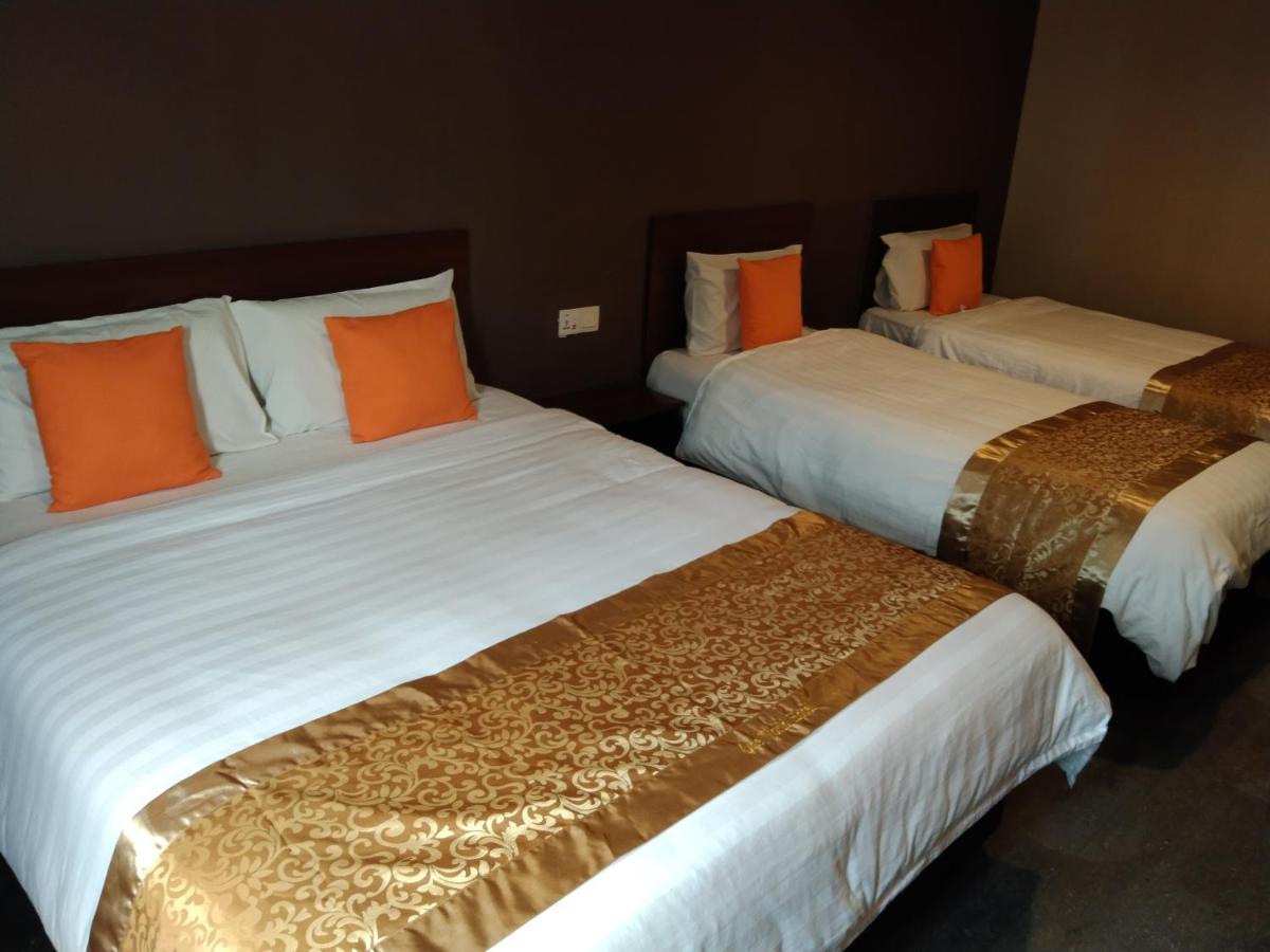 One World Hotel Kulai Exterior photo