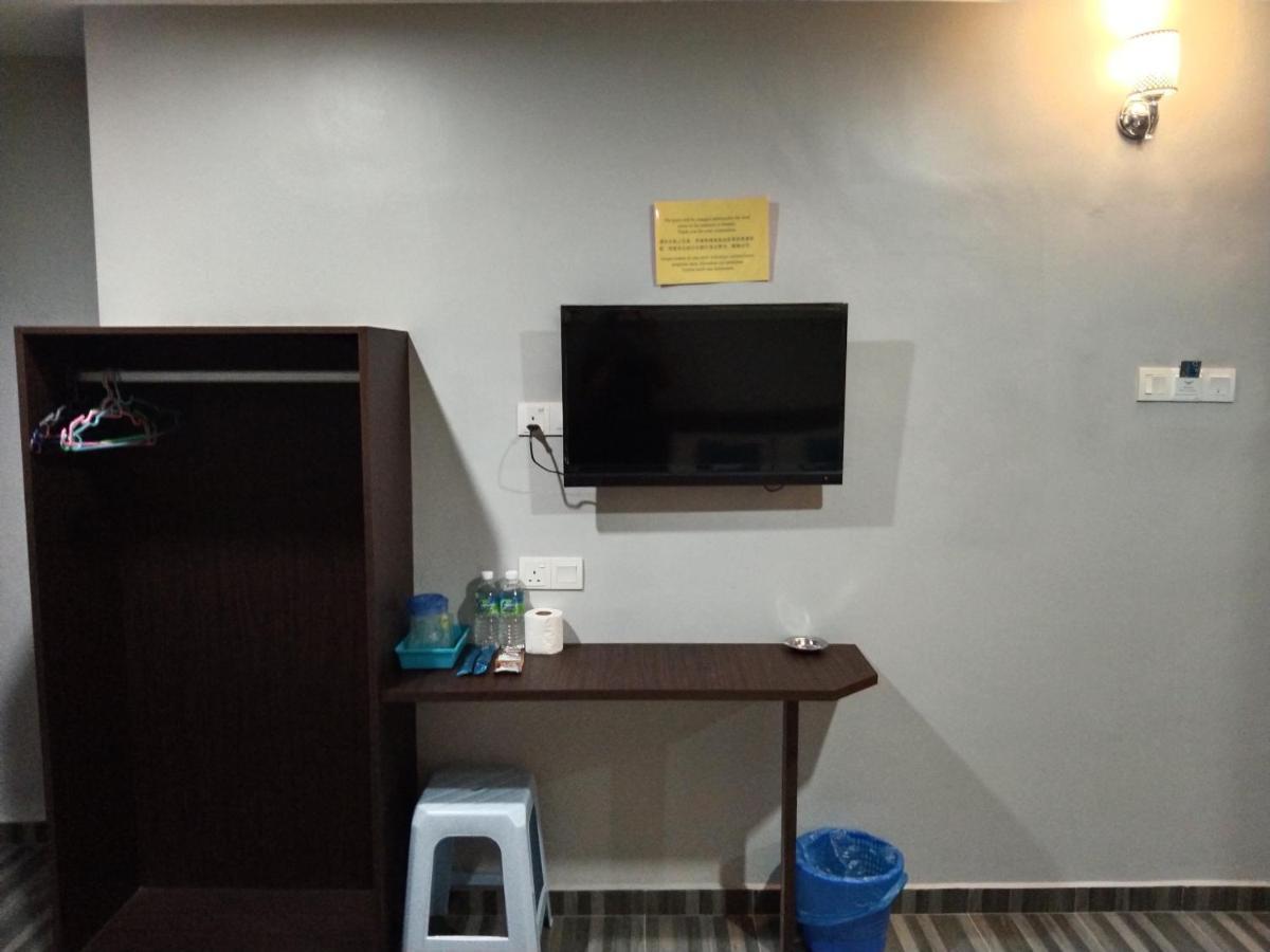 One World Hotel Kulai Exterior photo